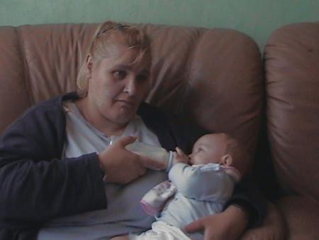 et sa ses ma maman qui me donne a boire car j'avais si soif que je piquet une crise lol lol 